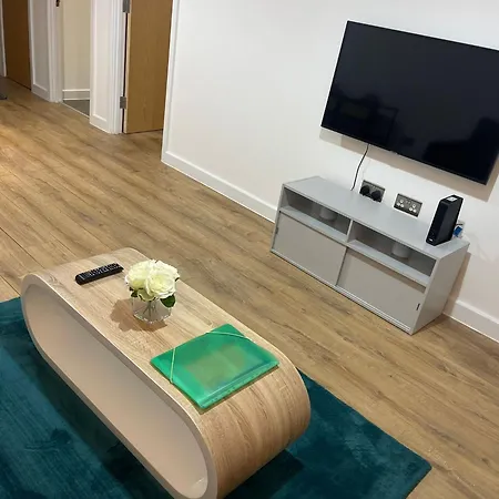 Apartment Deluxe - Fast Wifi- Utilitia Arena - Icc - Sea Life Centre