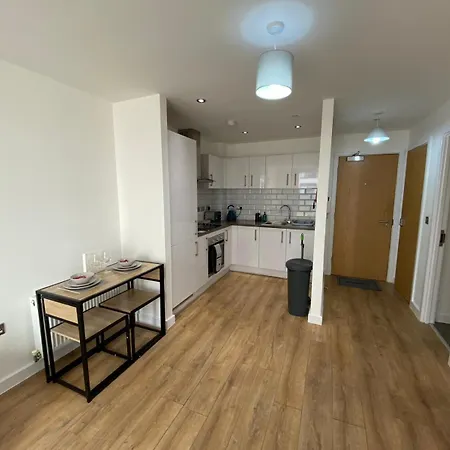 Apartment Deluxe - Fast Wifi- Utilitia Arena - Icc - Sea Life Centre *